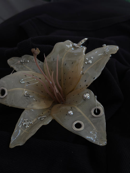 Beige  Pierced Lily